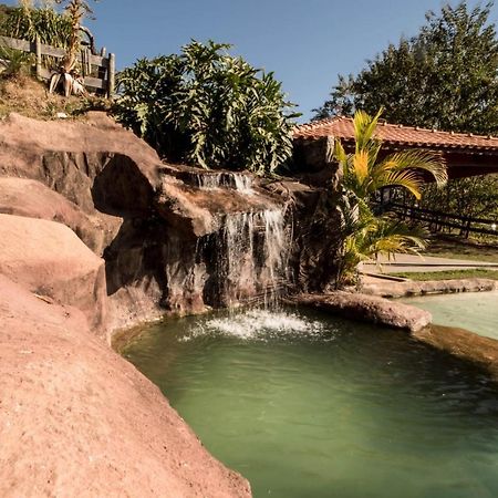 Casa De Campo Com Piscina Cascata Artificial เซาโลว์เรงโซ ภายนอก รูปภาพ